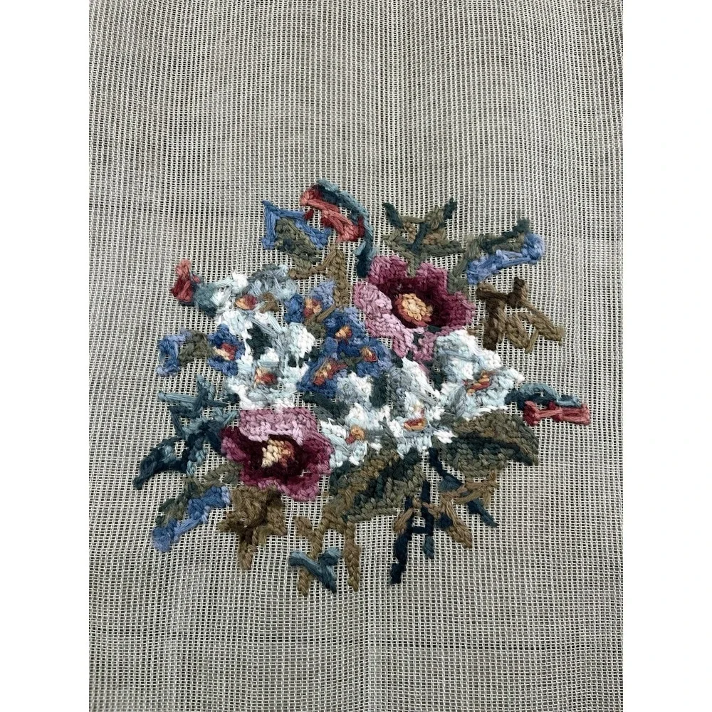 Paragon Needlepoint Tapestry Finished Floral Piece Art. 2100 B 6527 Embroidery